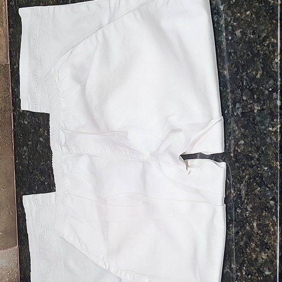 Denim and Company White Pants Stretchy Lace Design on Cuff of Leg S - Picture 5 of 6